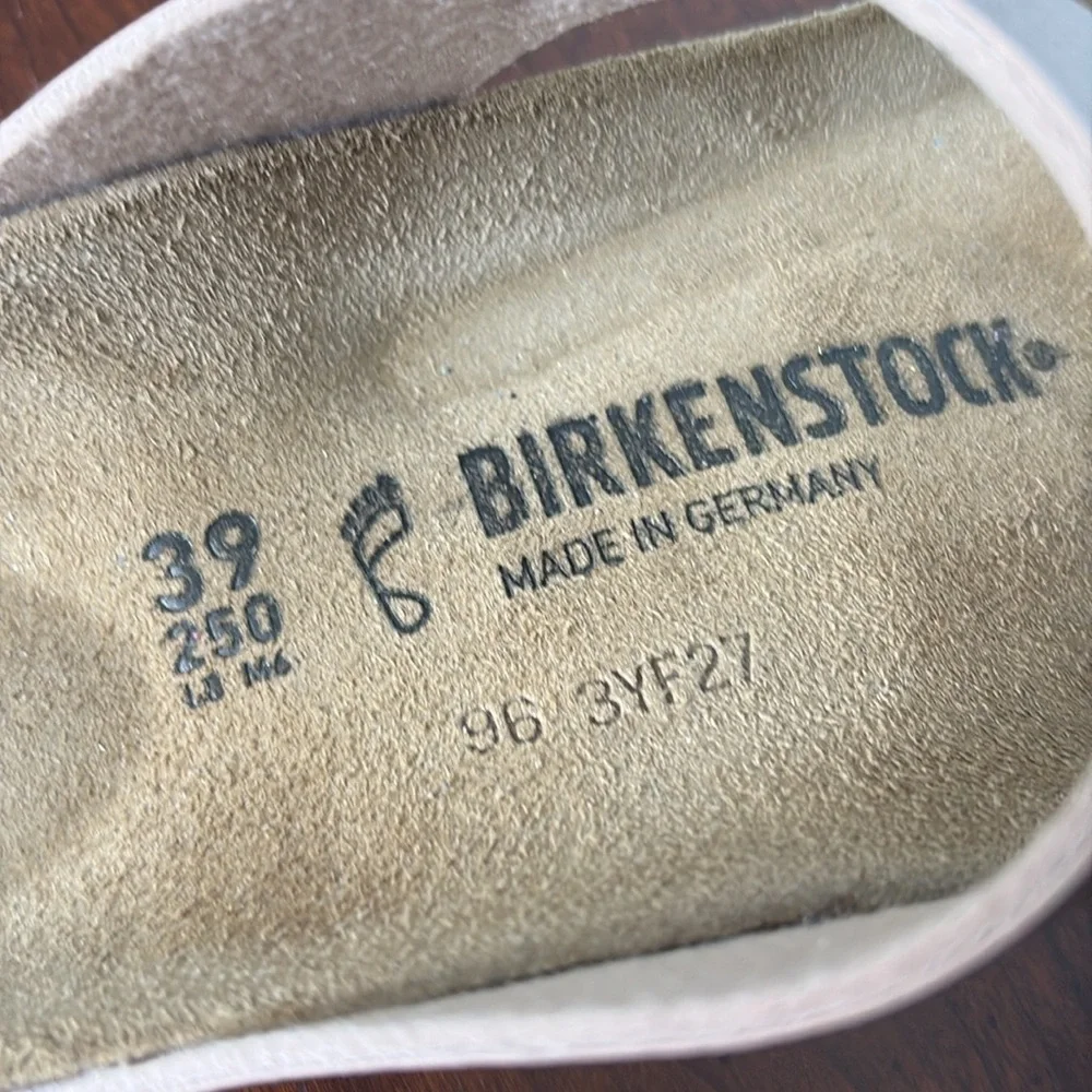Birkenstock Dusty Rose Gold Gizeh Sandals with Adjustable Straps and Cork Sole - Picture 5 of 6